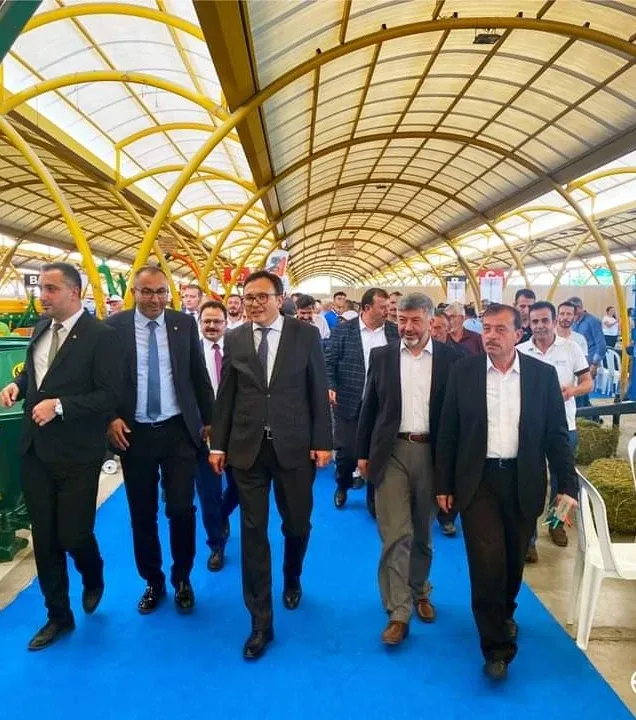 Gediz pazarı kapılarını Tarım Fuarı