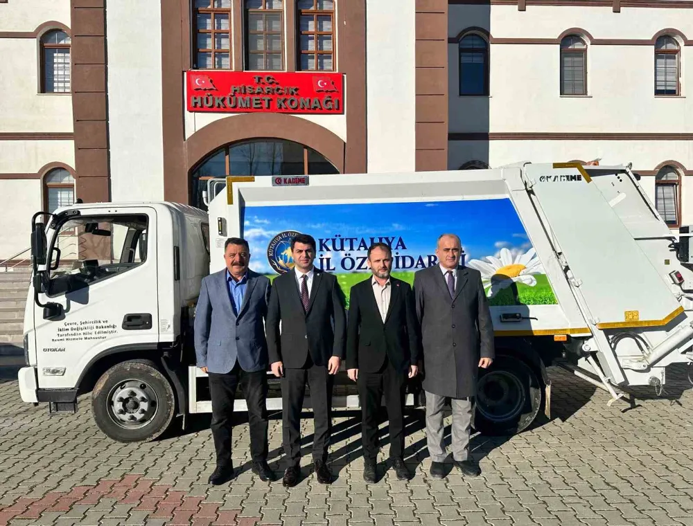Hisarcık İlçe Özel İdaresine hibe yeni çöp toplama kamyonu ve 65 çöp konteyneri