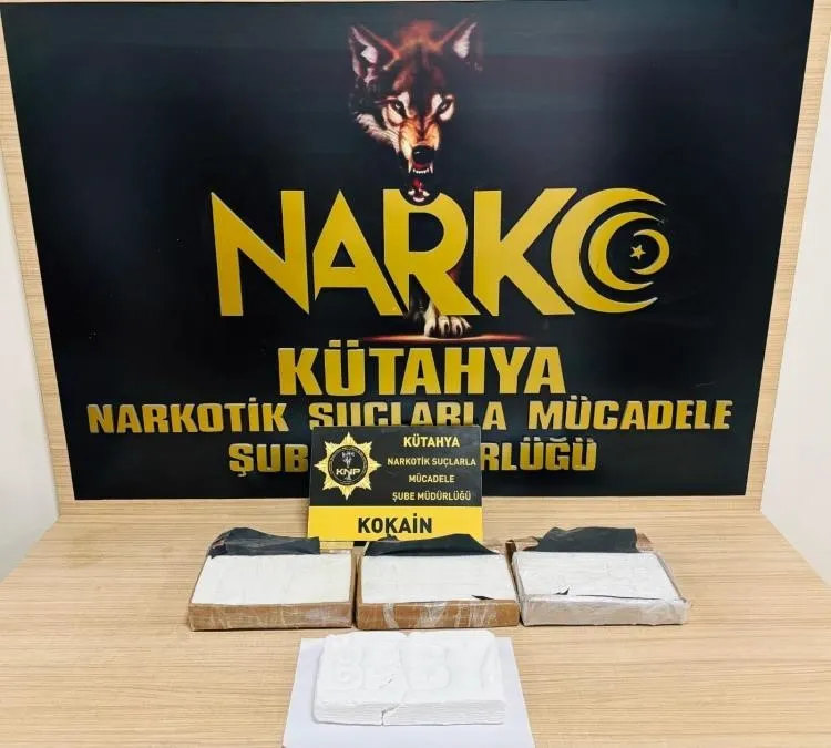 Kütahya’da uyuşturucu operasyonunda yakalanan 2 şüpheli tutuklandı